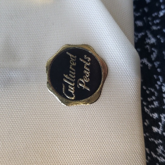 Vintage cultured pearl and gold clip on earrings set - Picture 4 of 8